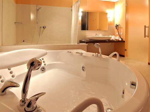 Rosso Frizzante Otel Sorbara Dış mekan fotoğraf
