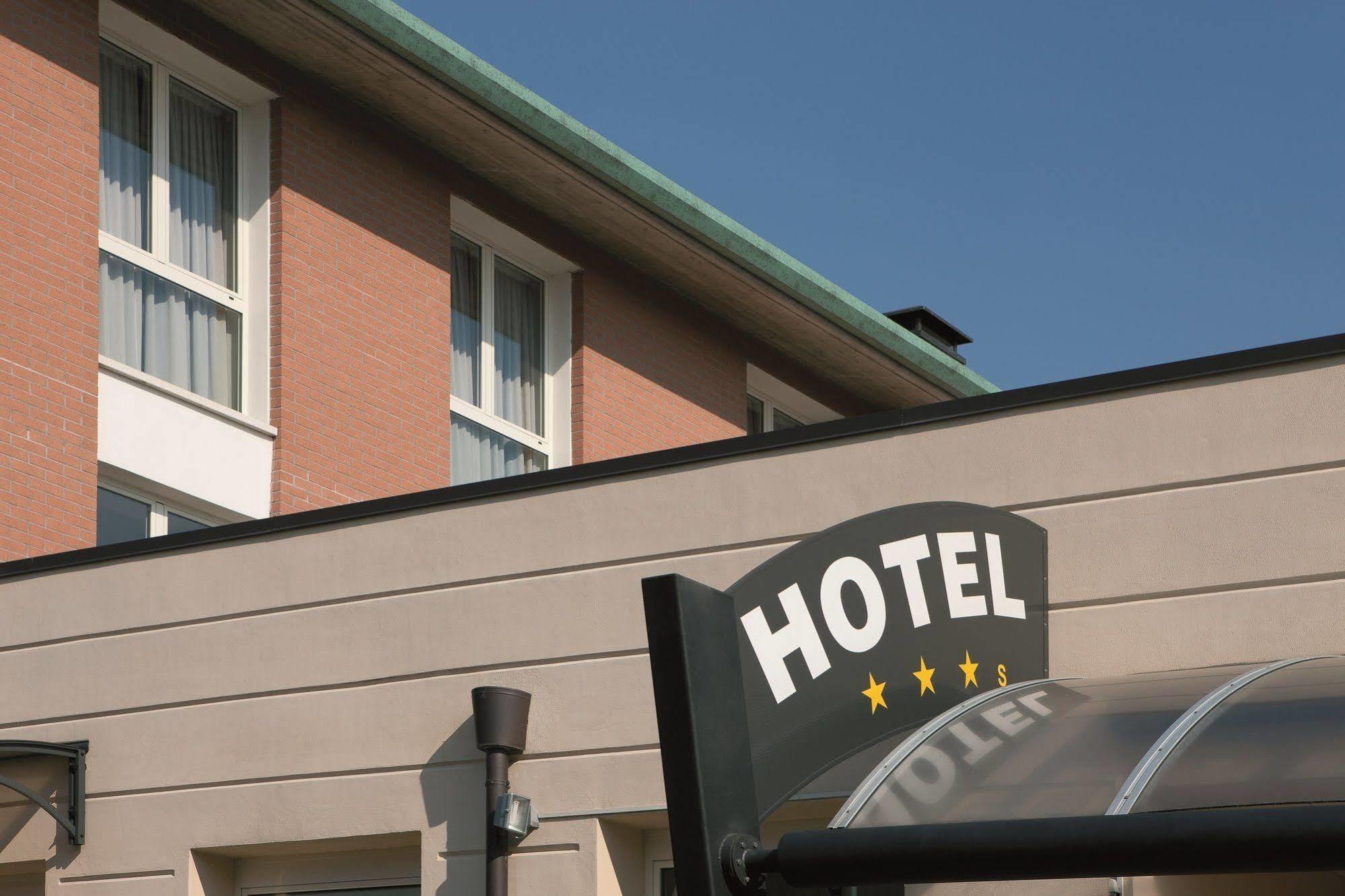 Rosso Frizzante Otel Sorbara Dış mekan fotoğraf