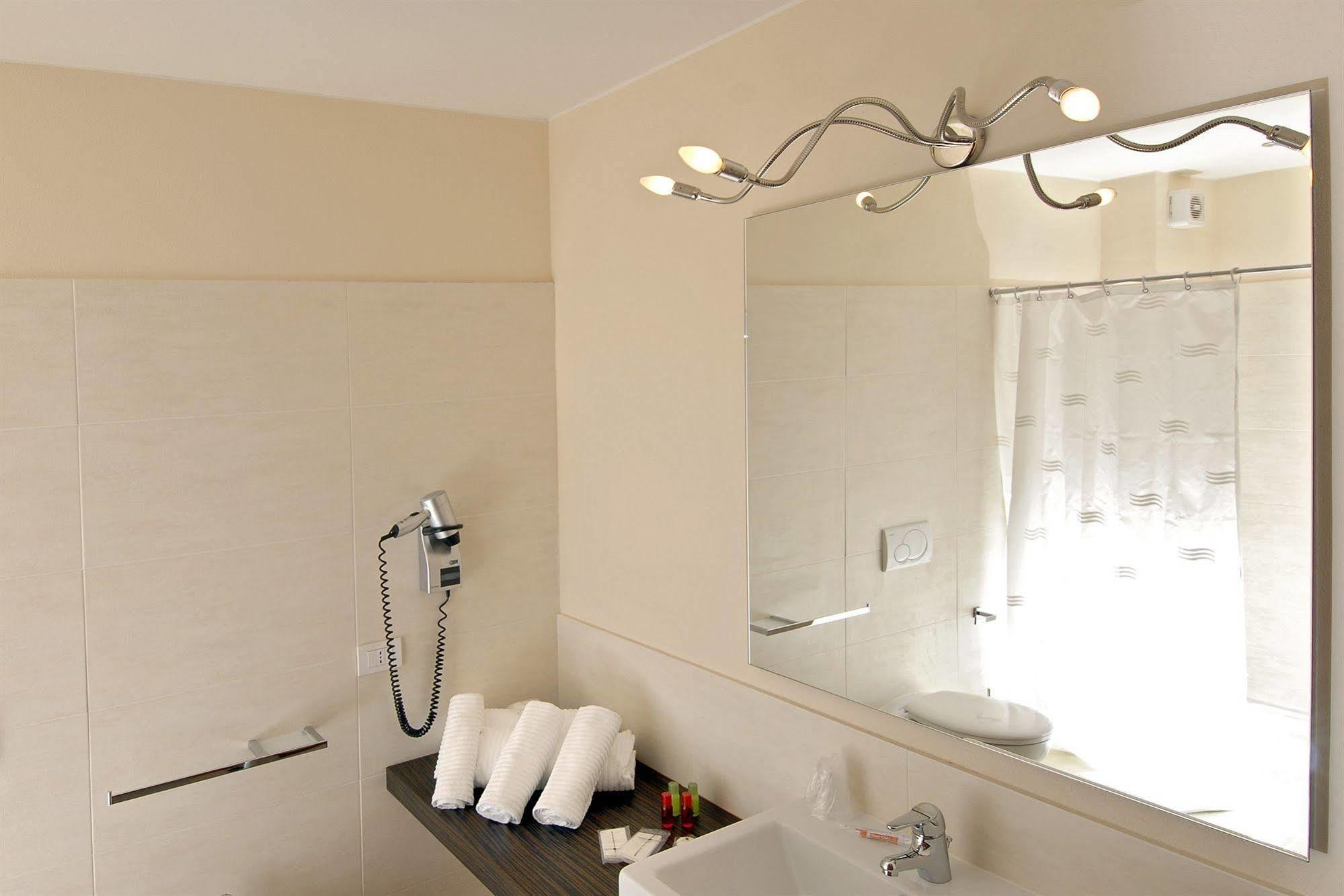 Rosso Frizzante Otel Sorbara Dış mekan fotoğraf