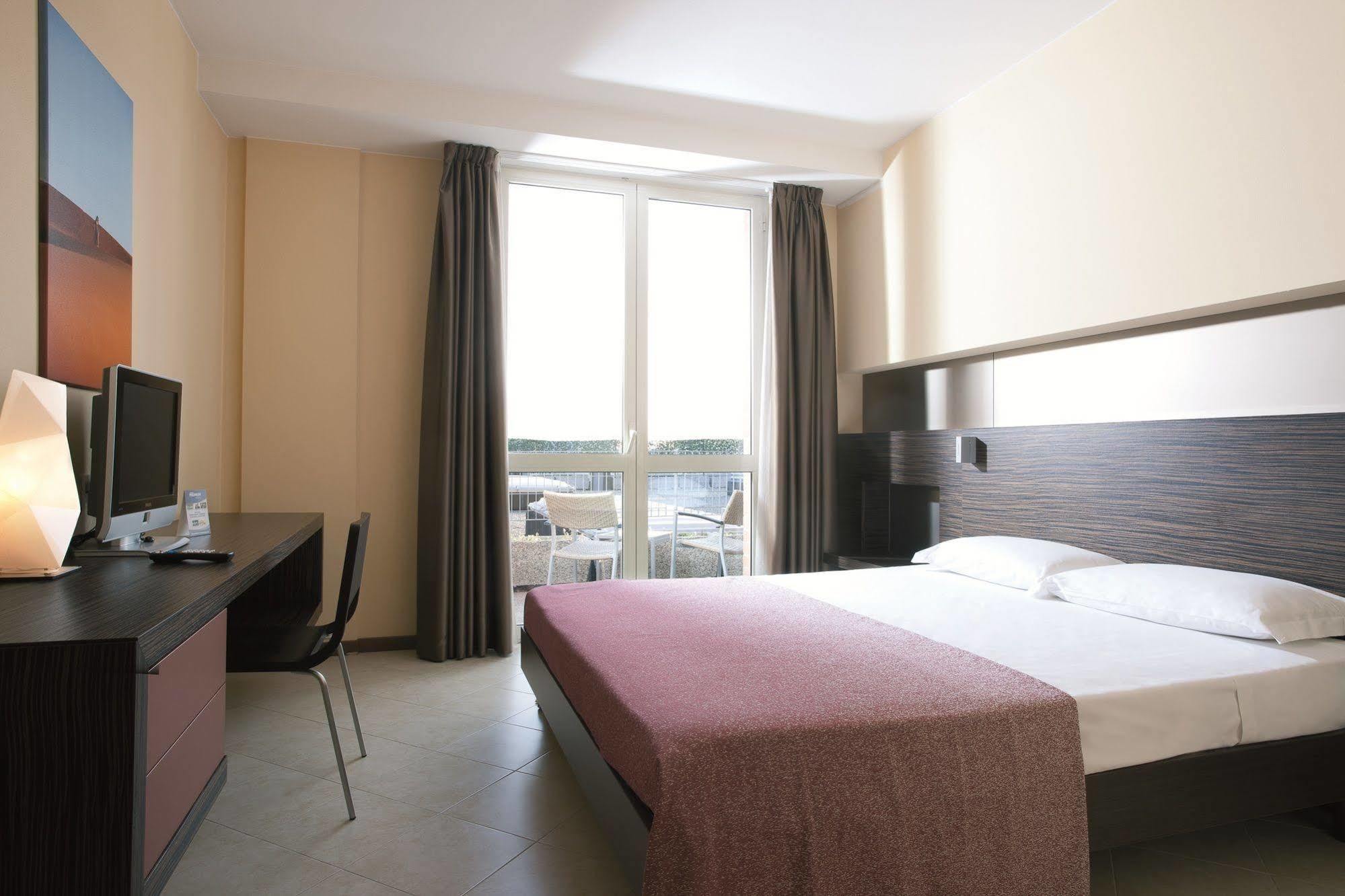 Rosso Frizzante Otel Sorbara Dış mekan fotoğraf